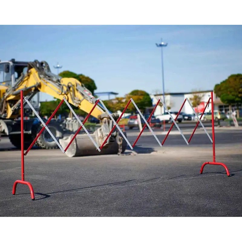 Barrière de chantier extensible acier rouge et blanc jusqu'à 3000 m | Prossentiel