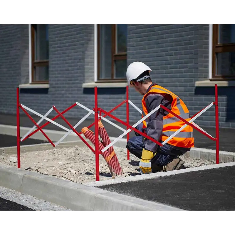 Barrière de chantier extensible carrée acier rouge et blanc | Prossentiel