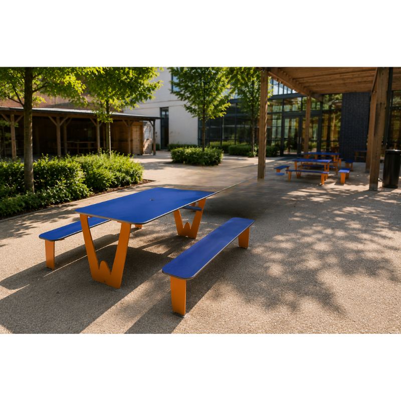 Table lettre W ludique avec emplacement parasol HPL Tiny | Prossentiel 