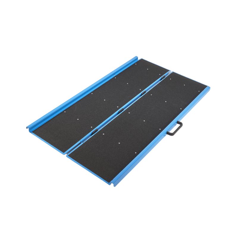 Rampe d'accès PMR pliable en aluminium