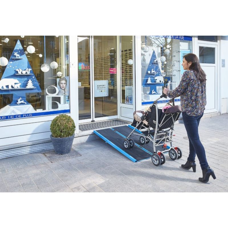 Rampe d'accès PMR pliable en aluminium