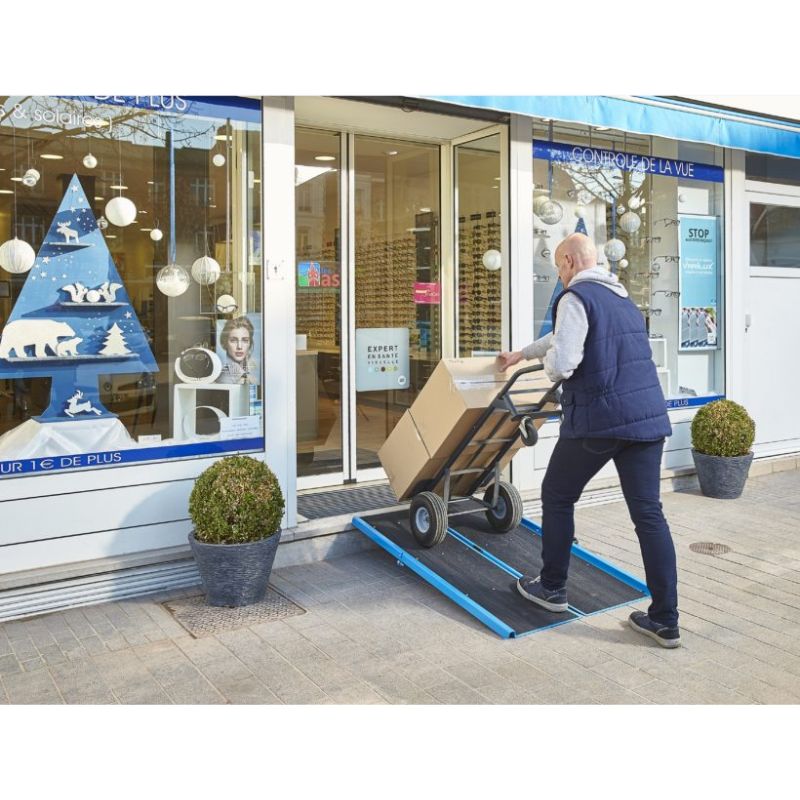 Rampe d'accès PMR pliable en aluminium