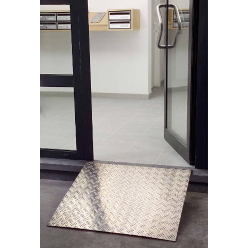 Grande rampe PMR accès trottoir en aluminium
