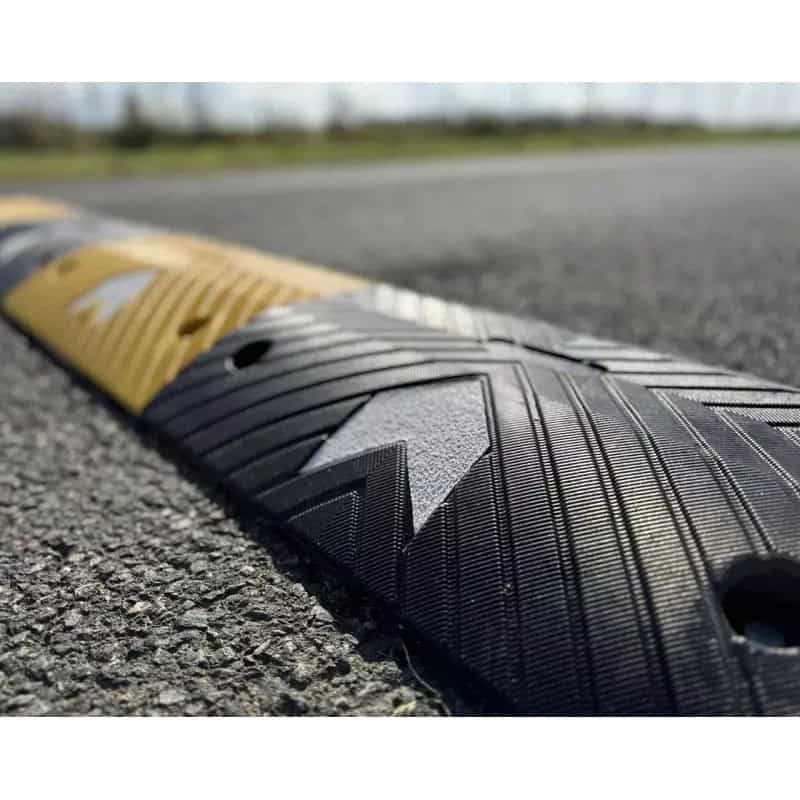 Ralentisseur de parking Jaune et noir - H 75 mm Prossentiel