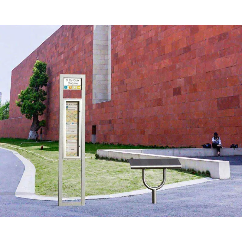 Totem arrêt de bus Milan Prossentiel